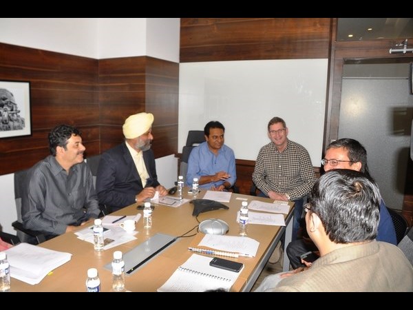  మంత్రి కేటీఆర్‌‌తో అమెజాన్‌ ప్రతినిధుల భేటీ