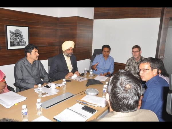 మంత్రి కేటీఆర్‌‌తో అమెజాన్‌ ప్రతినిధుల భేటీ