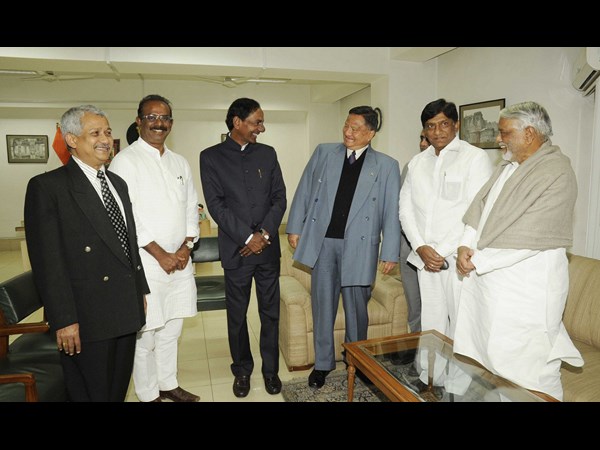 కేంద్రమంత్రులతో కెసిఆర్
