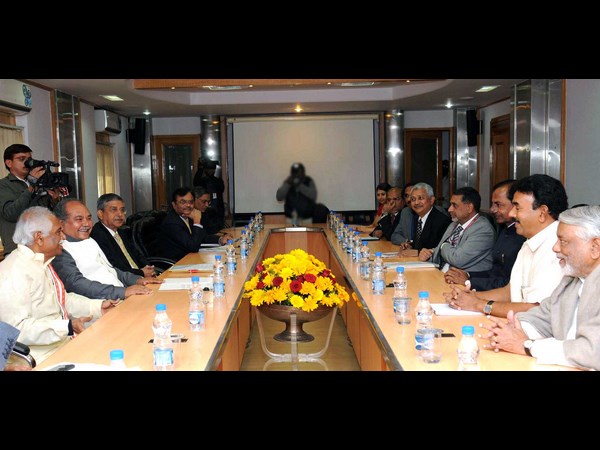 కేంద్రమంత్రులతో కెసిఆర్
