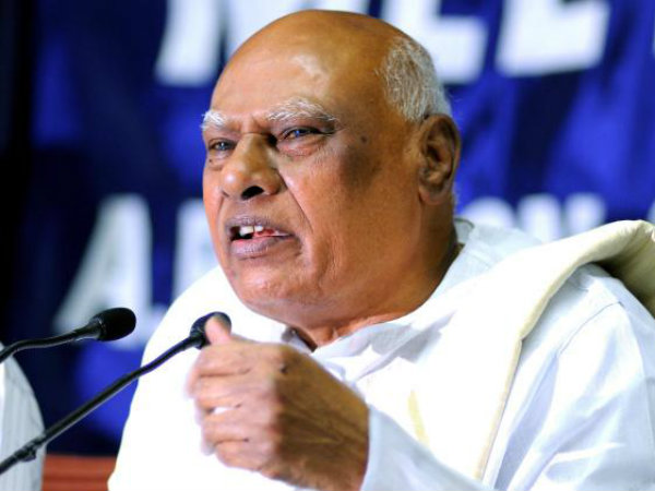 With Modi `under his feet', Rosaiah refuses to unveil Gandhi statue With Modi `under his feet', Rosaiah refuses to unveil Gandhi statue