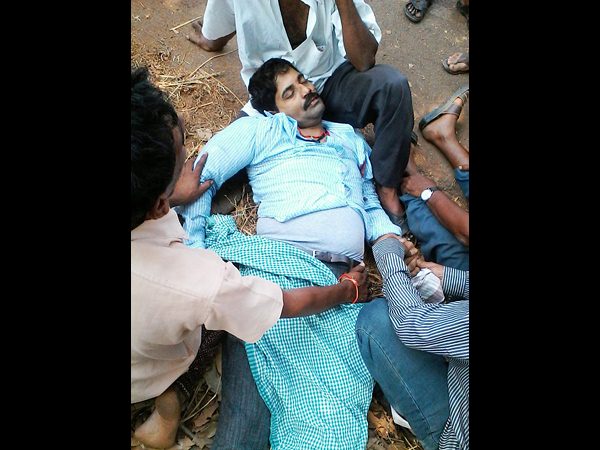 కారు ముందు భాగమంతా...