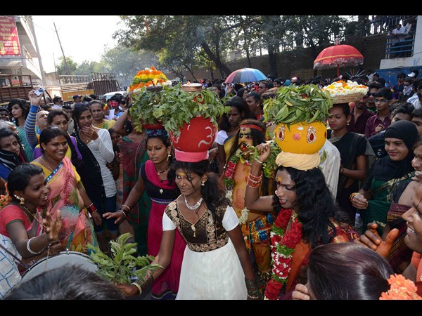 క్వీర్ ప్రైడ్ పరేడ్