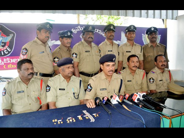 Visakhapatnam police arrest 17 years old boy