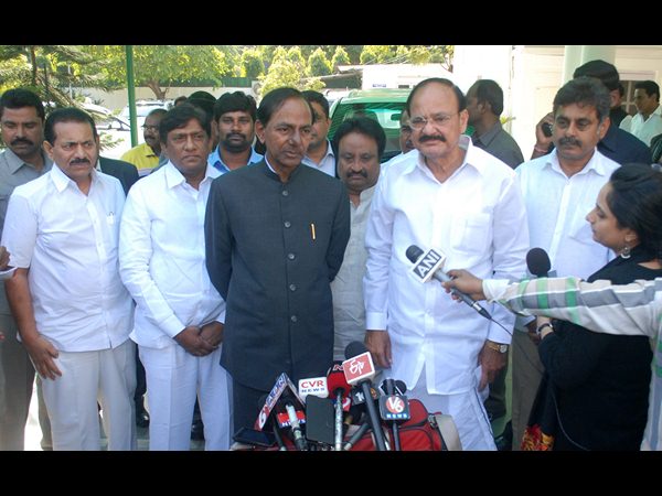 కేంద్రమంత్రులతో కేసీఆర్ కేంద్రమంత్రులతో కేసీఆర్