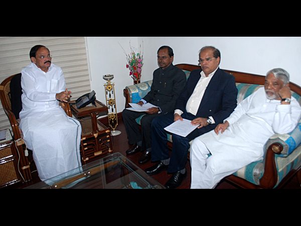 కేంద్రమంత్రులతో కేసీఆర్ కేంద్రమంత్రులతో కేసీఆర్