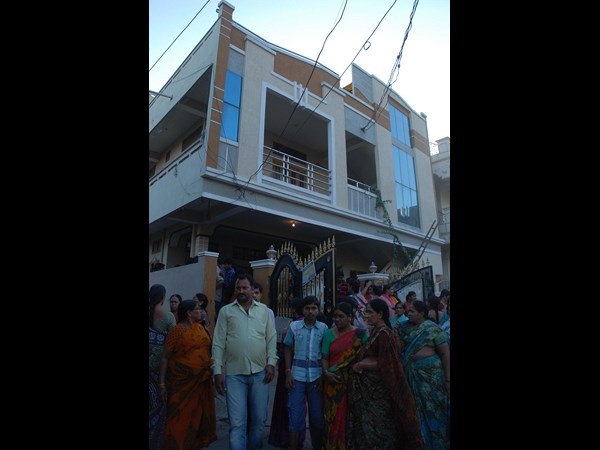 సంపులో తోసి చిన్నారులను హత్య చేసిన కన్న తల్లి