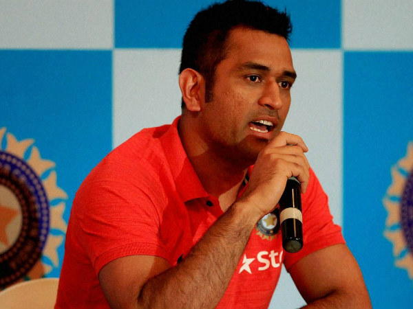 Social media BUZZ: Now, Dhoni in muffler! Social media BUZZ: Now, Dhoni in muffler!