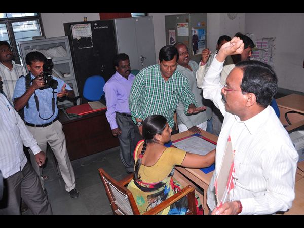 పోలీసుల జోక్యం