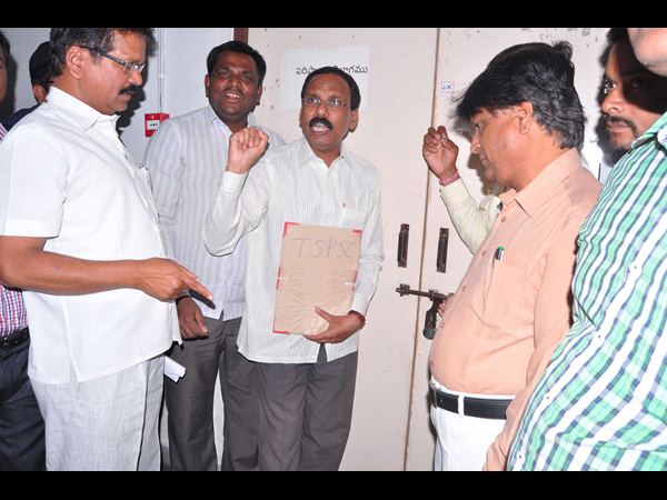 విమర్శలు..