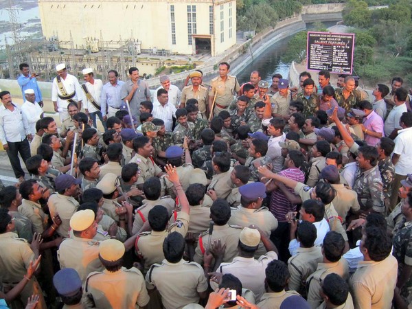 సాగర్ వద్ద మళ్లీ ఉద్రిక్తత 