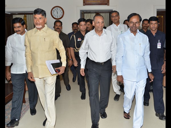 ఇరువురితో గవర్నర్ ఇలా..