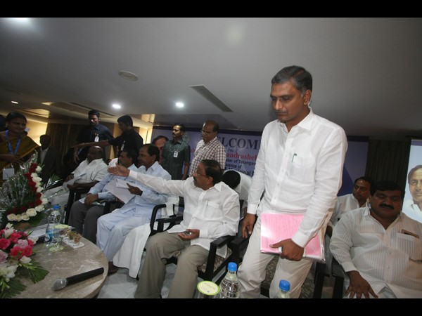 తెలంగాణ ఫోటానిక్ వ్యాలీ నిర్మాణానికి కుదిరిన ఒప్పందం తెలంగాణ ఫోటానిక్ వ్యాలీ నిర్మాణానికి కుదిరిన ఒప్పందం