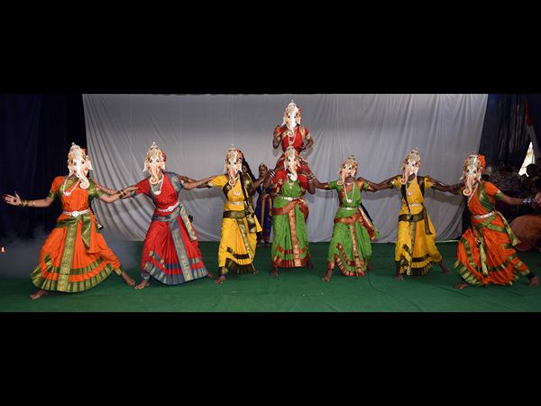 వార్షికోత్సవం వార్షికోత్సవం