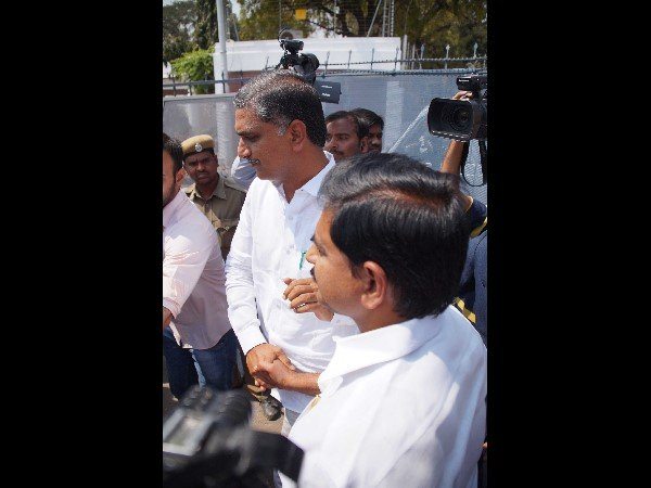 దేవినేని, హరీష్