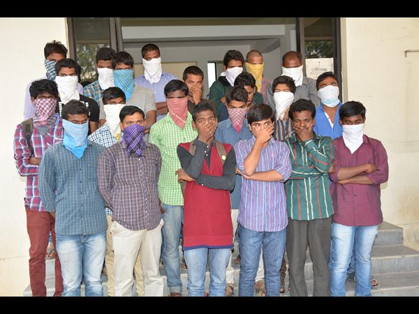  ప్రొఫెసర్ వెకిలి చేష్టలు.. 'షీ' టీమ్‌కు దొరికాడు