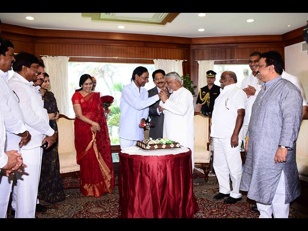 కేసీఆర్ కేసీఆర్