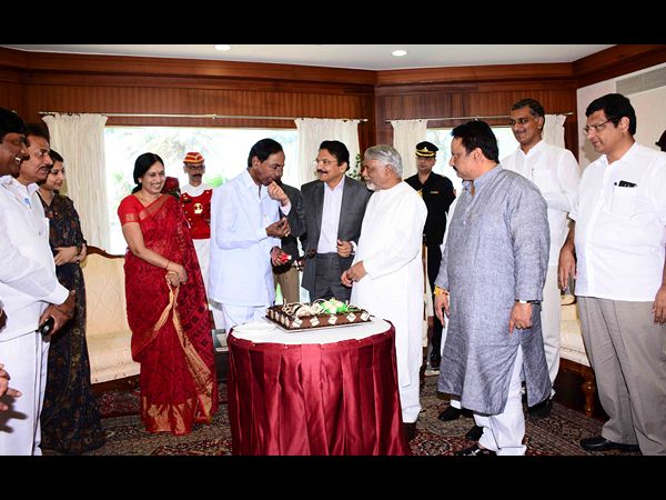 కేసీఆర్ కేసీఆర్
