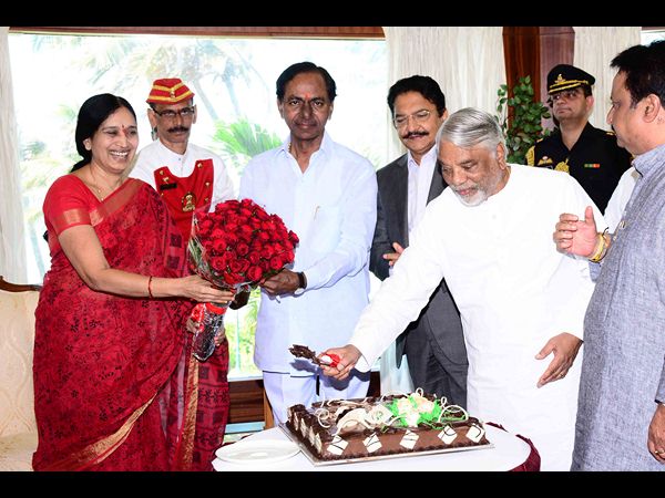 కేసీఆర్ కేసీఆర్