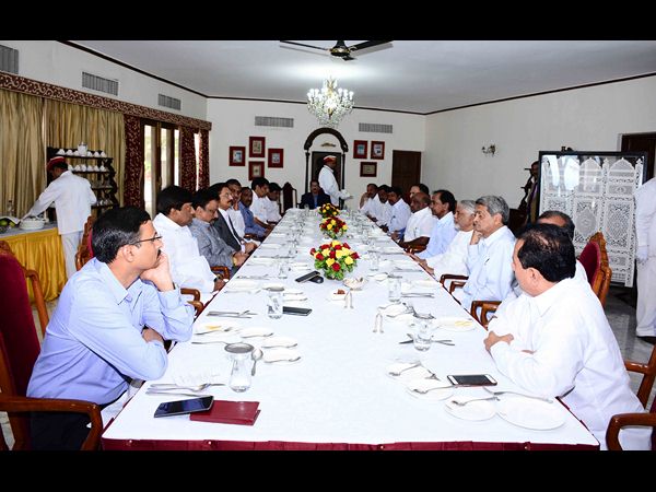 కేసీఆర్ కేసీఆర్