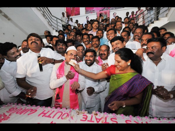 కెసిఆర్ జన్మదిన వేడుకలు