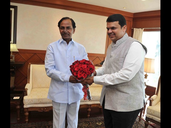 కెసిఆర్-ఫడ్నవీస్ కెసిఆర్-ఫడ్నవీస్