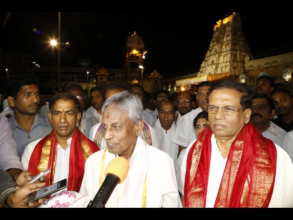 Tirumala lock broken to ensure darshan for Sri Lankan president 