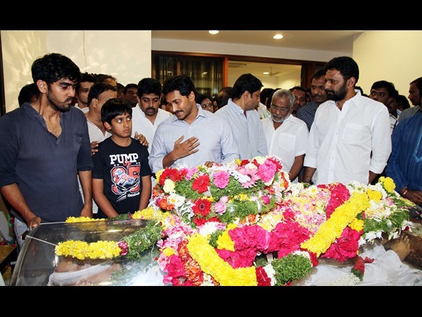 వైయస్ జగన్