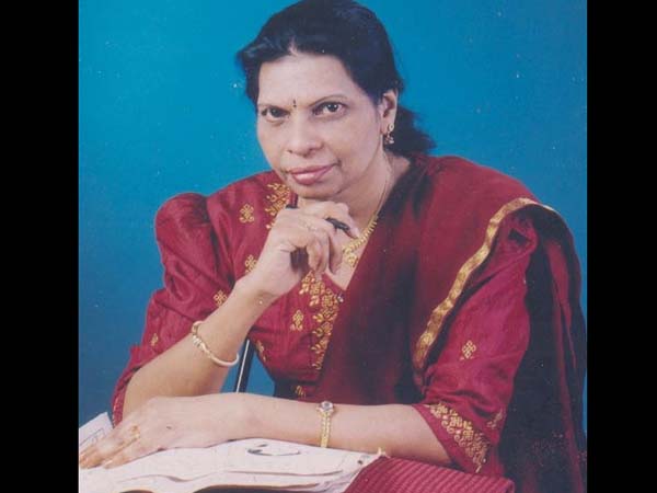 Woman Cartoonist ragati pandari passes away Woman Cartoonist ragati pandari passes away