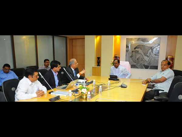 కెసిఆర్‌తో జిందాల్ ప్రతినిధులు