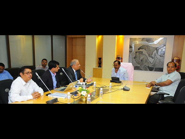 కెసిఆర్‌తో జిందాల్ ప్రతినిధులు