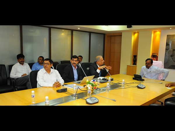 కెసిఆర్‌తో జిందాల్ ప్రతినిధులు