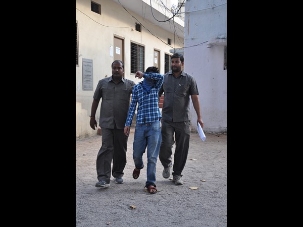 ఖలీఫా అరెస్ట్