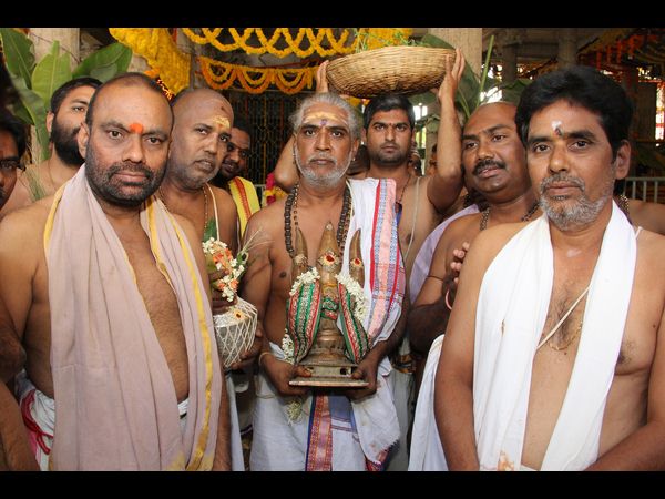 త్రిశూల స్నానం