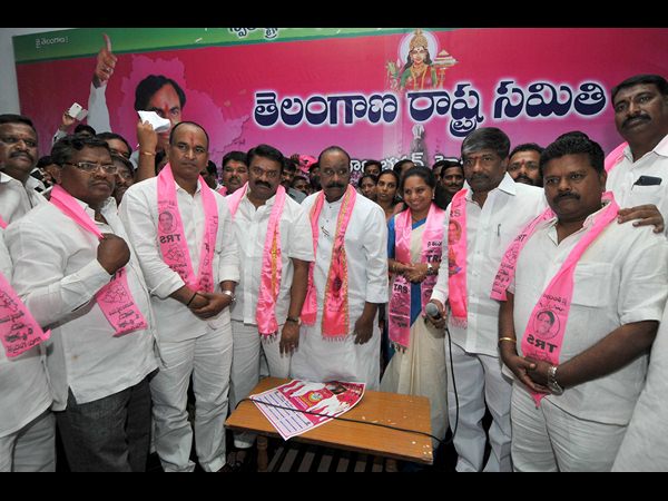 మేం మాత్రం...