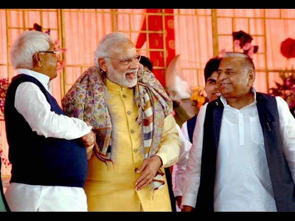 వేడుకలో మోడీ