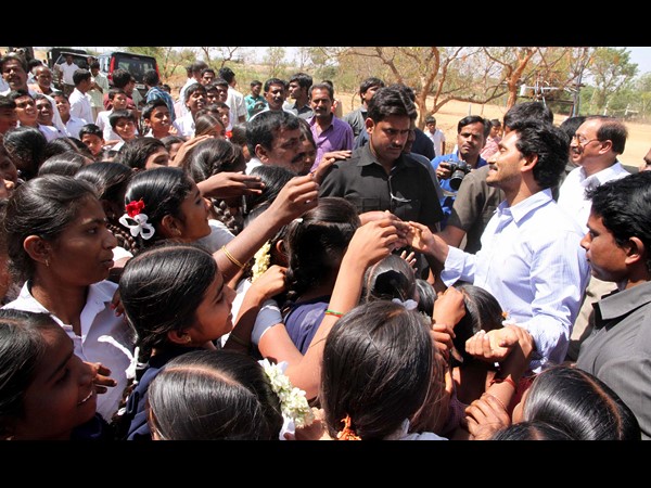 వైయస్ జగన్