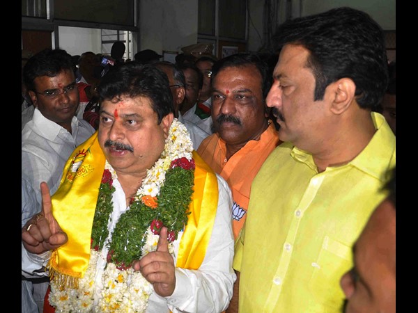 నామినేషన్