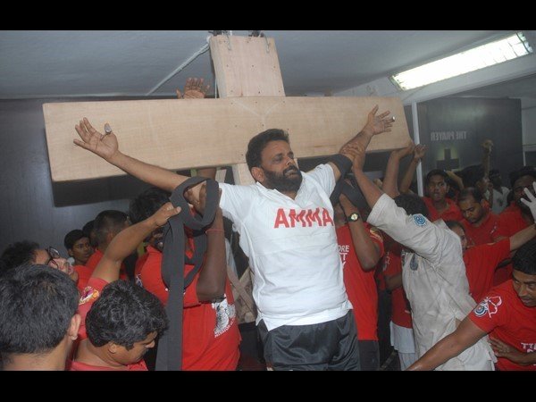  శిలువ వేసుకున్న అభిమానికి జయలలిత లేఖ