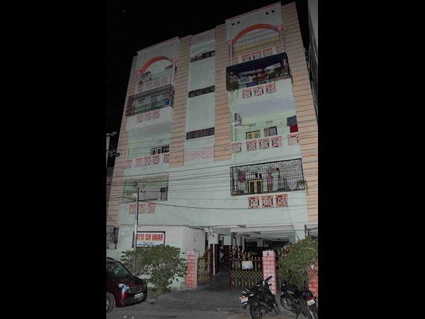  చీటీల పేరిట రూ. 5 కోట్లు స్వాహా