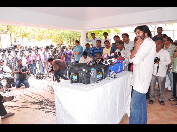 విలేకరులతో...