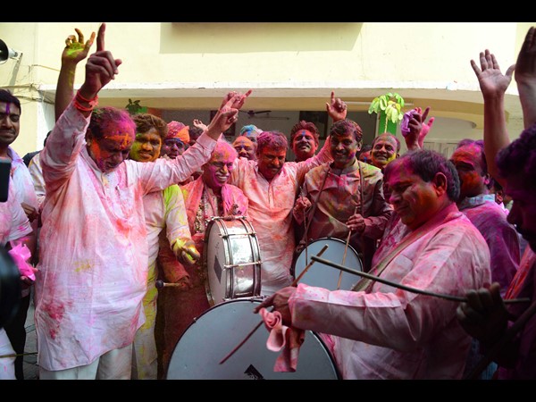 బిజెపి కార్యాలయంలో..