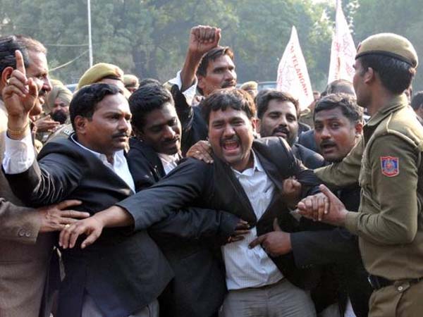 Telangana Lawyers Protest Junior Civil Judge Exam in Hyderabad Telangana Lawyers Protest Junior Civil Judge Exam in Hyderabad