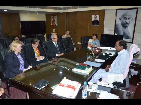 కెసిఆర్‌తో భేటీ