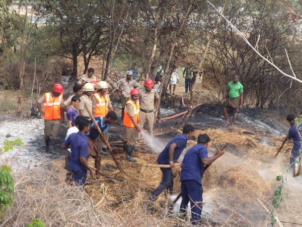 మంటలార్పుతూ..
