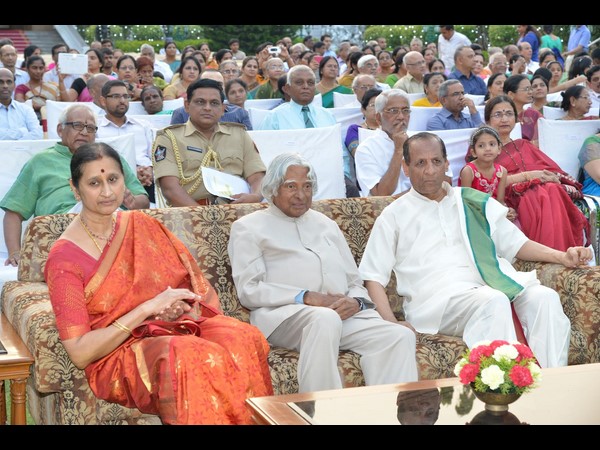 గవర్నర్ ఆకాంక్ష