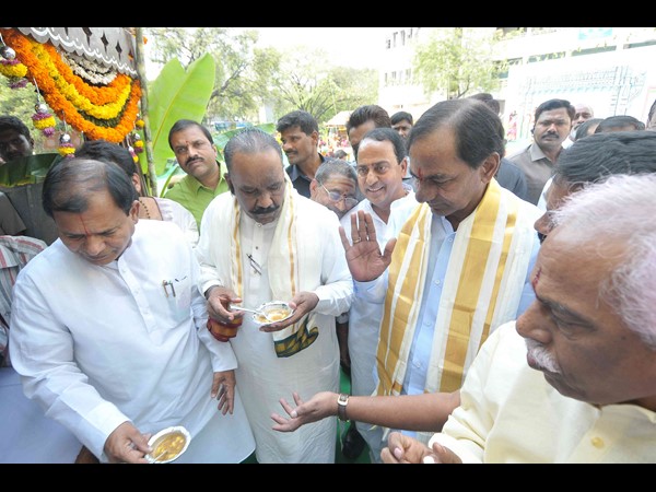 KCR in Ugadi celebrations in Hyderabad