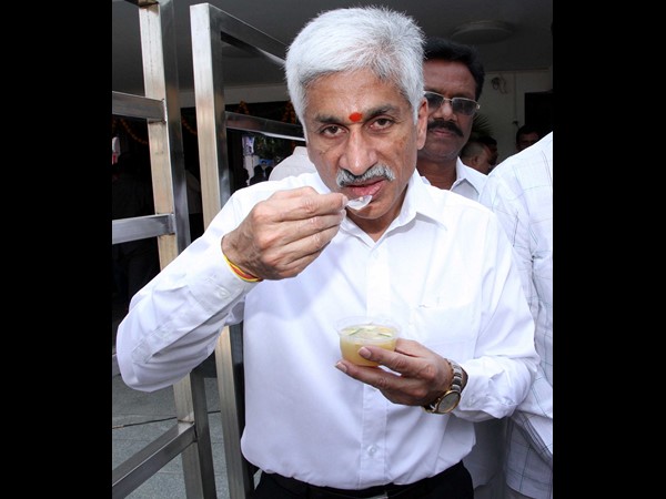 విజయసేనా రెడ్డి ఇలా...
