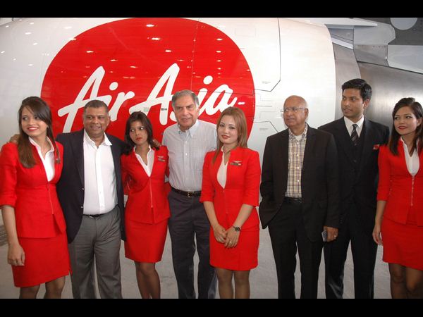 టాటా ఫోటోతో ఎయిర్ ఏషియా 'ద పయనీర్'