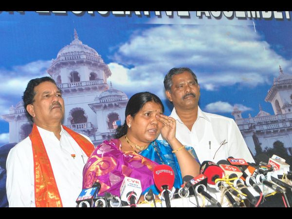 పీతల సుజాత